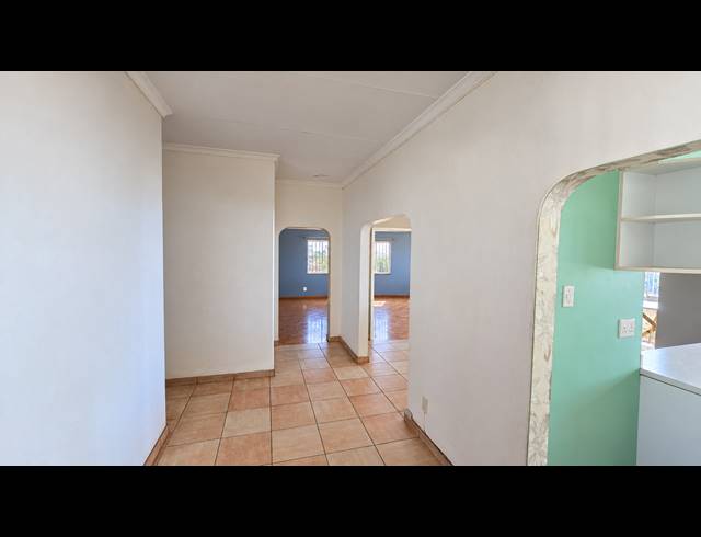 2.5 BEDROOM APARTMENT FOR SALE IN GLENWOOD